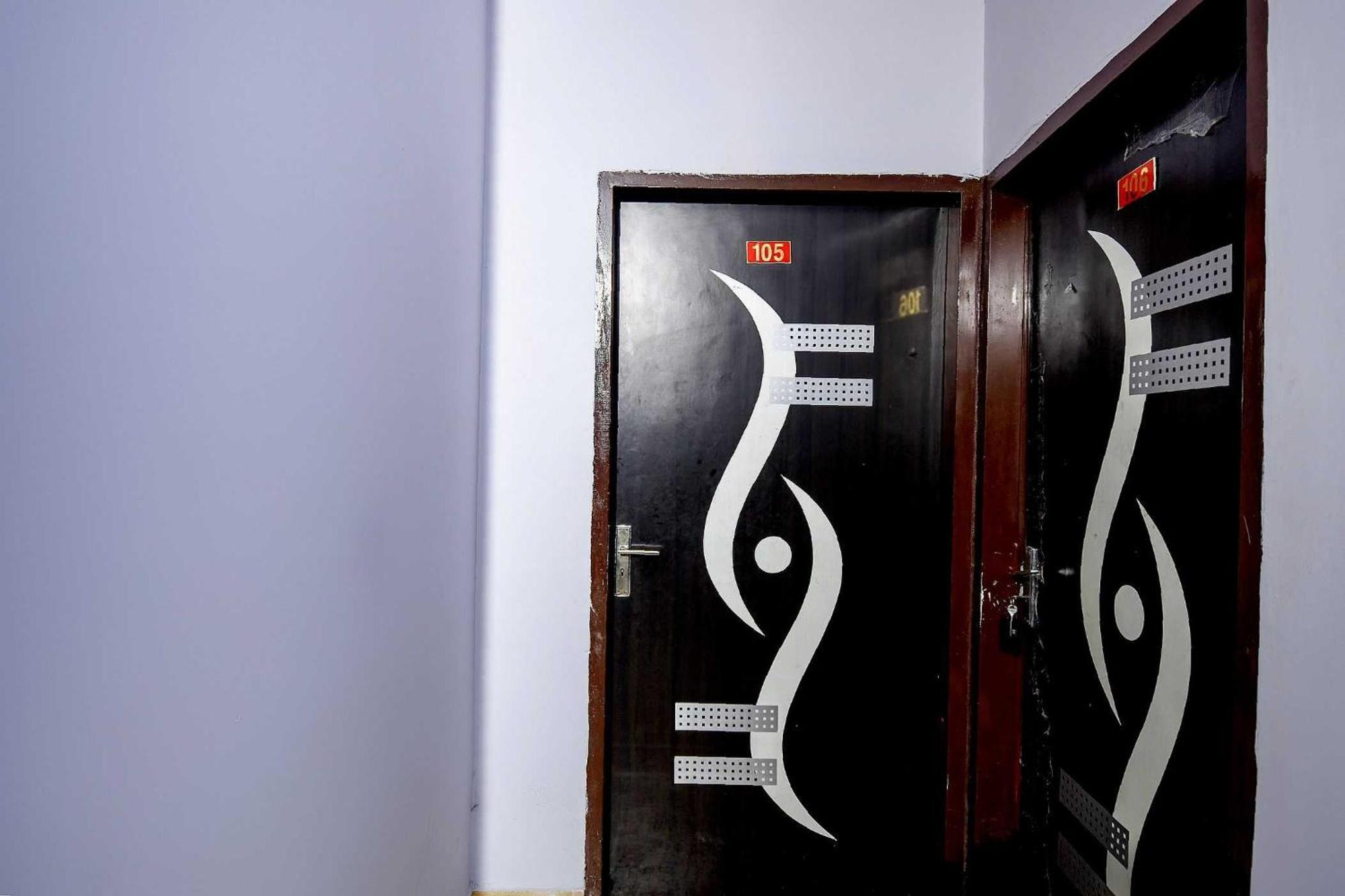 Oyo Flagship 74383 Hotel Grand Tulip Lalewal Ngoại thất bức ảnh